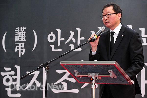 광화문  모인 의사들, '강압적 실사 개선하라!'